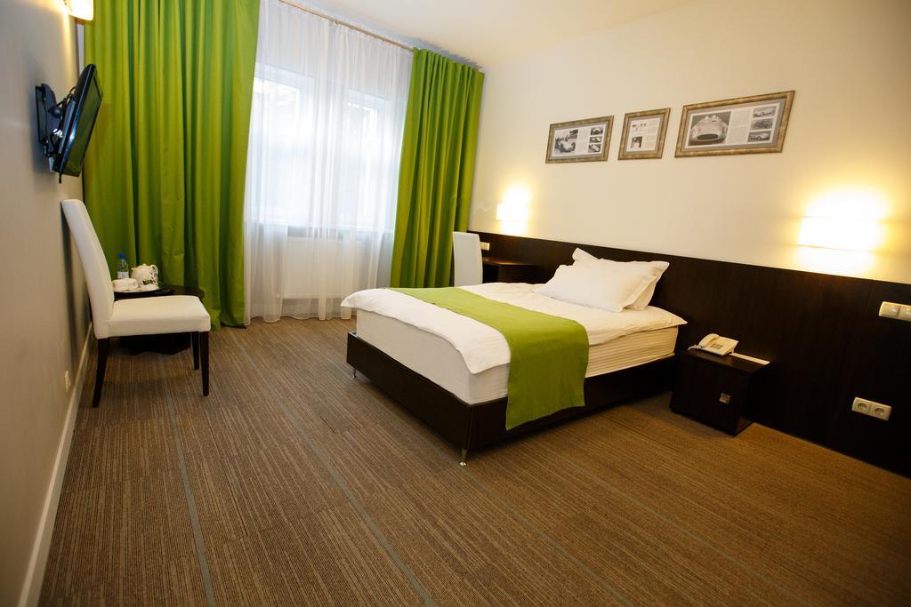 Schiller Hotel Kamianske Quarto foto