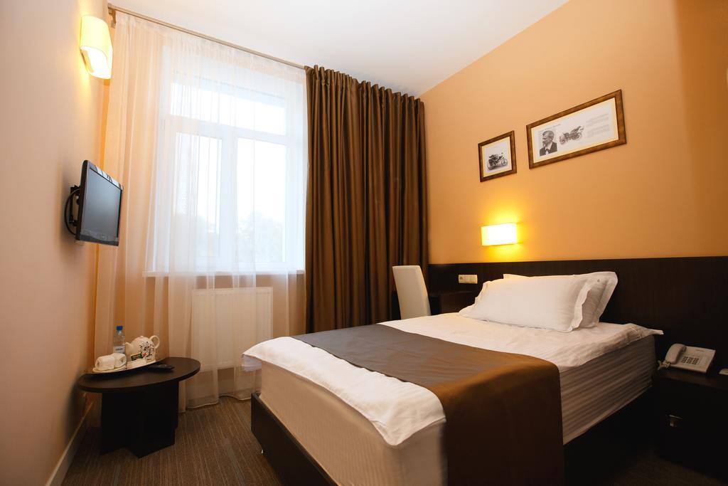 Schiller Hotel Kamianske Quarto foto