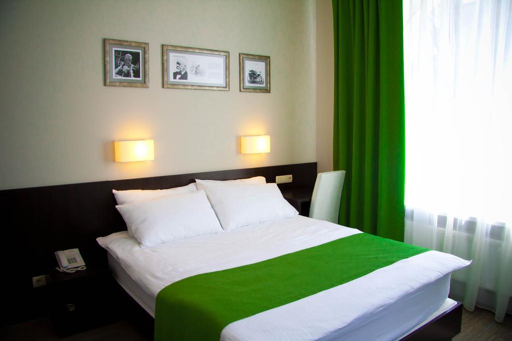 Schiller Hotel Kamianske Quarto foto