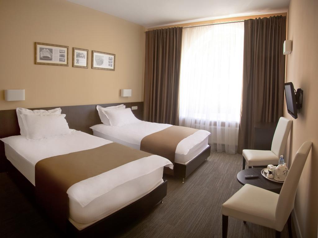Schiller Hotel Kamianske Quarto foto